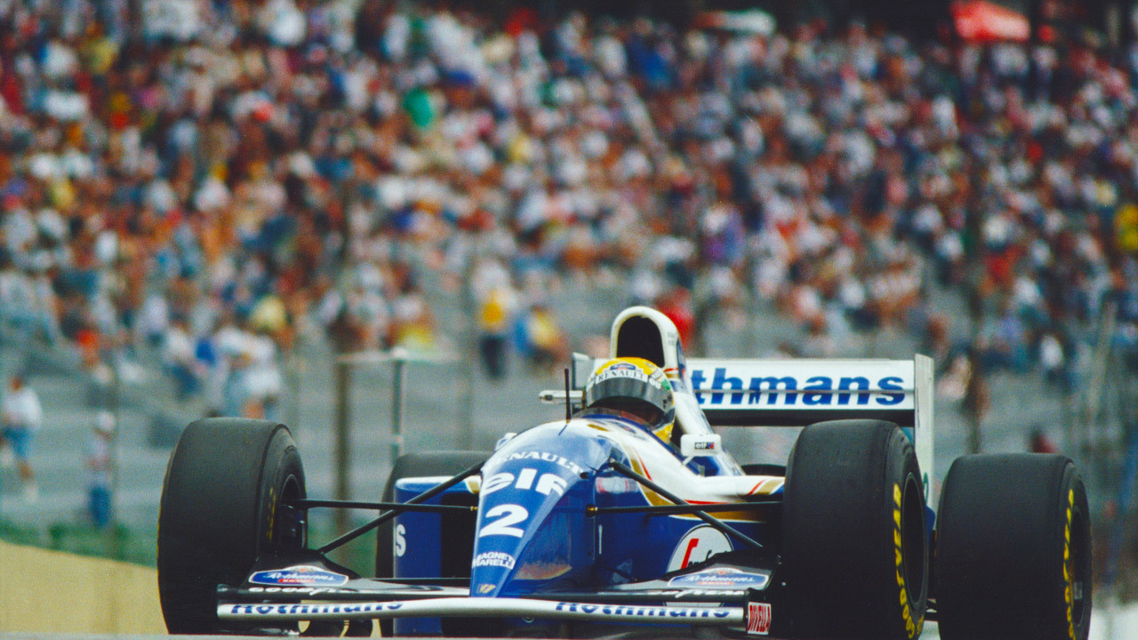 Ayrton Senna pilotando seu carro de Fórmula 1 na Williams
