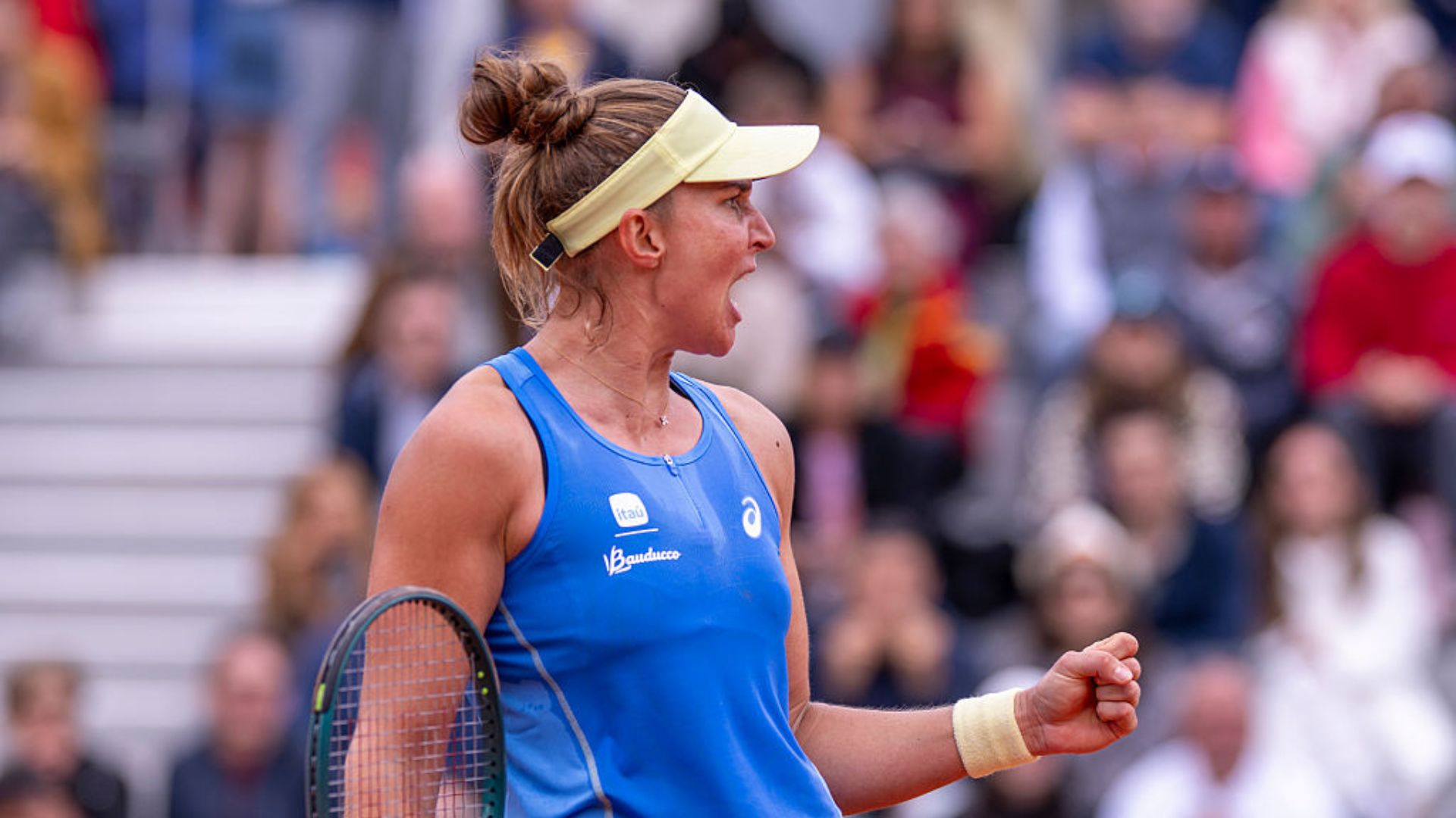 news.img_alt Bia Haddad e Laura Siegemund comemoram vitória na estreia da chave de duplas em Roland Garros
