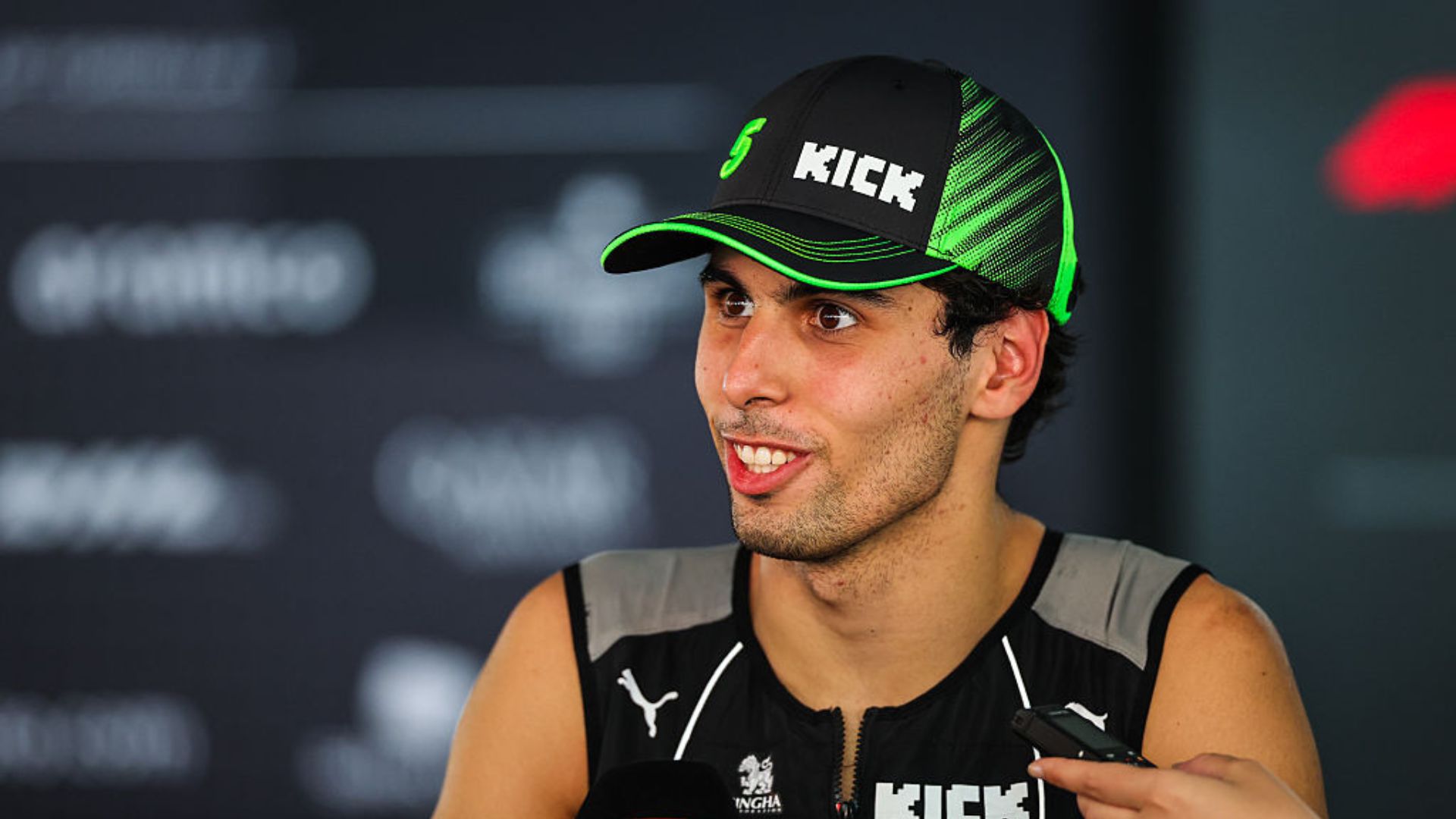 Gabriel Bortoleto criticando estratégia da Sauber no GP da Espanha