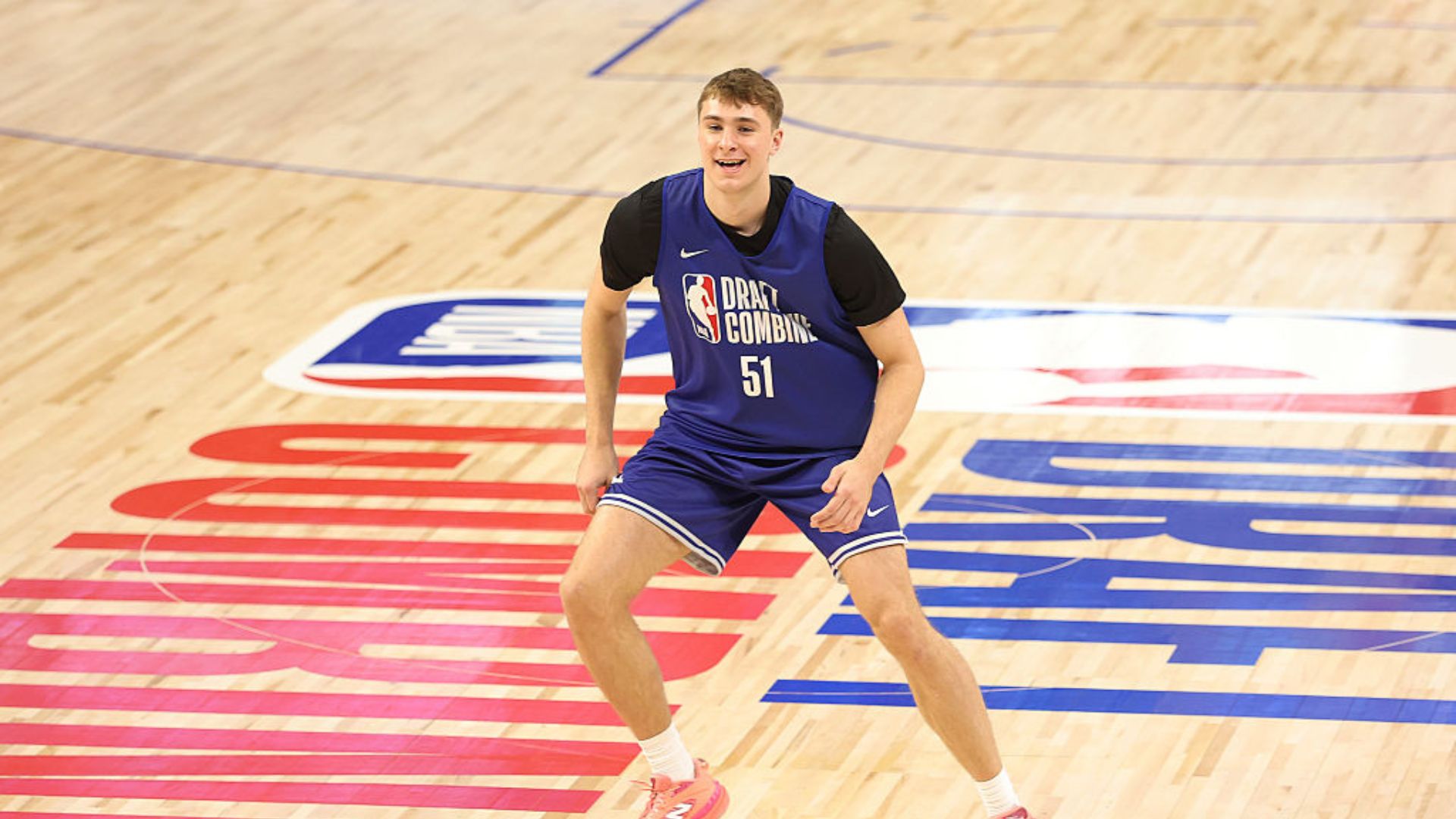 Cooper Flagg - promessa do basquete universitário americano de 18 anos