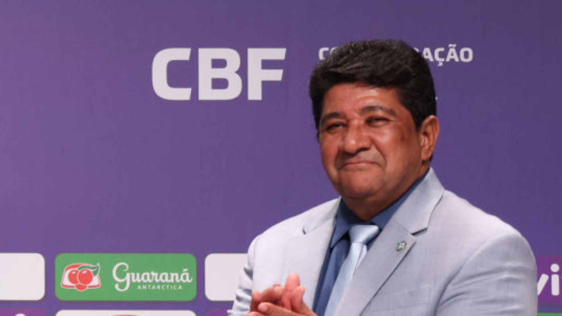 Disputas judiciais e denúncias de falsificação na liderança da CBF