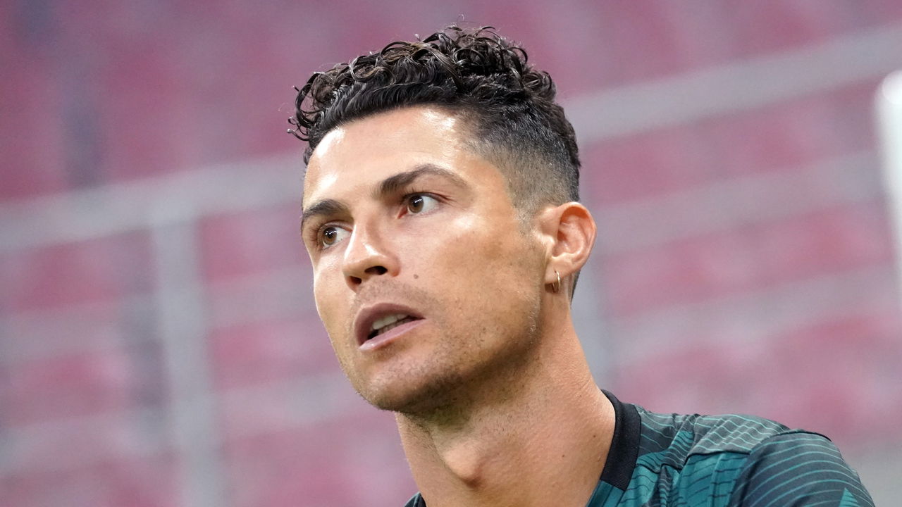 Cristiano Ronaldo comemorando um gol na premiação The Best