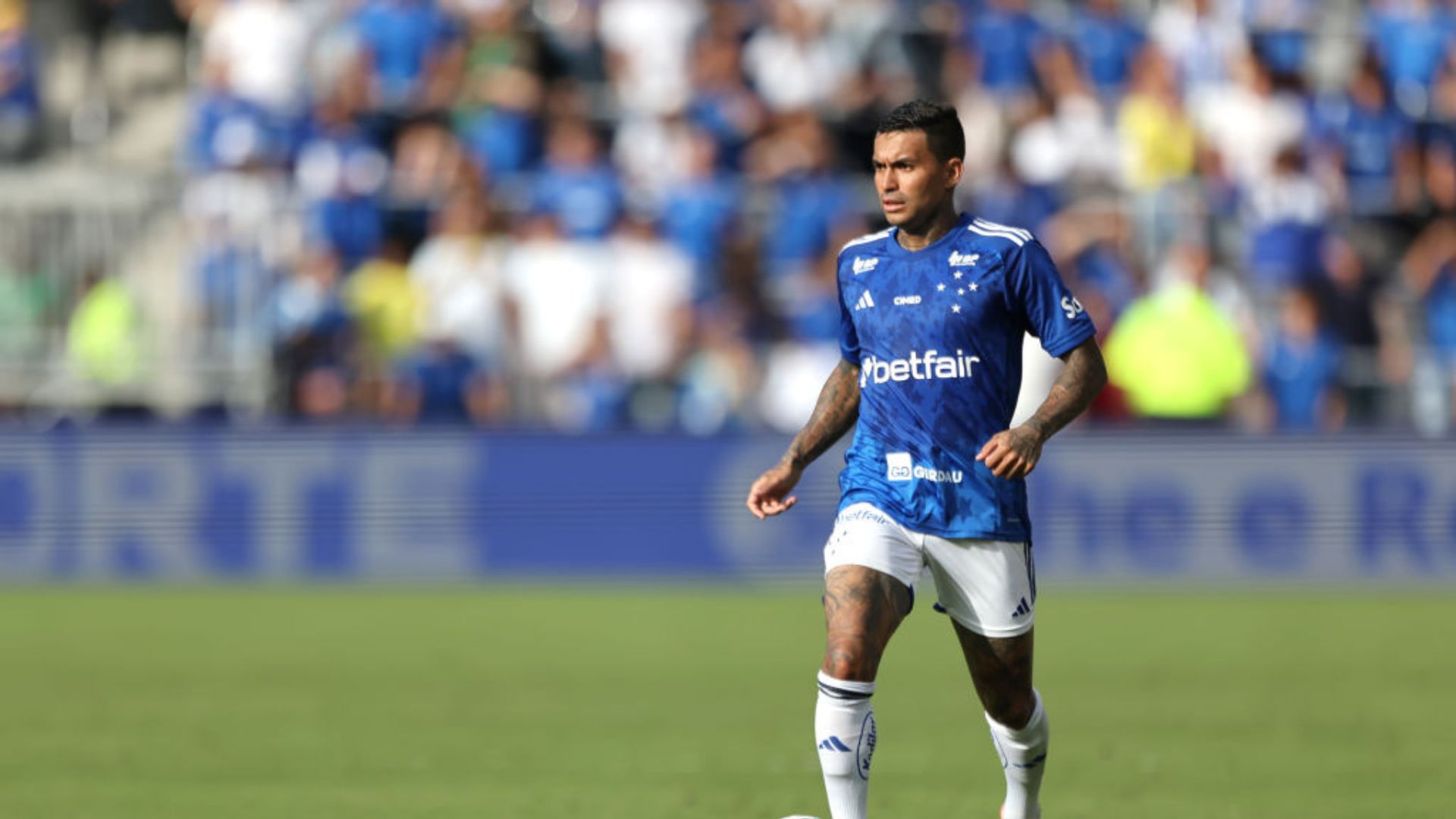Dudu com a camisa do Atlético-MG