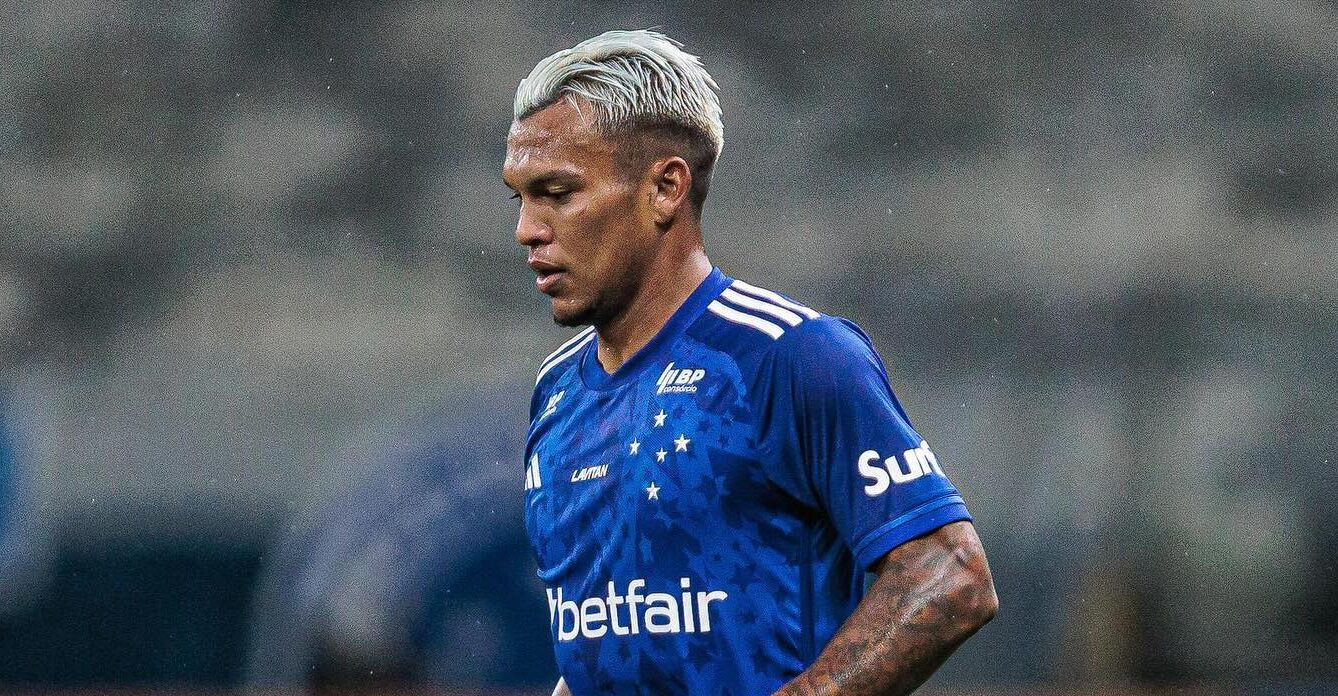 Gabriel Veron, novo reforço do Santos, em ação no campo