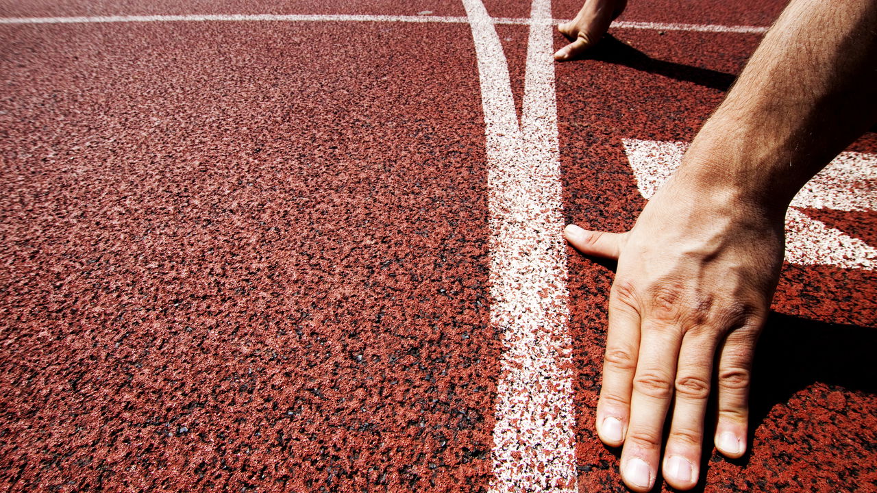 Jovem velocista Gout Gout quebrando barreiras nos 100 metros rasos