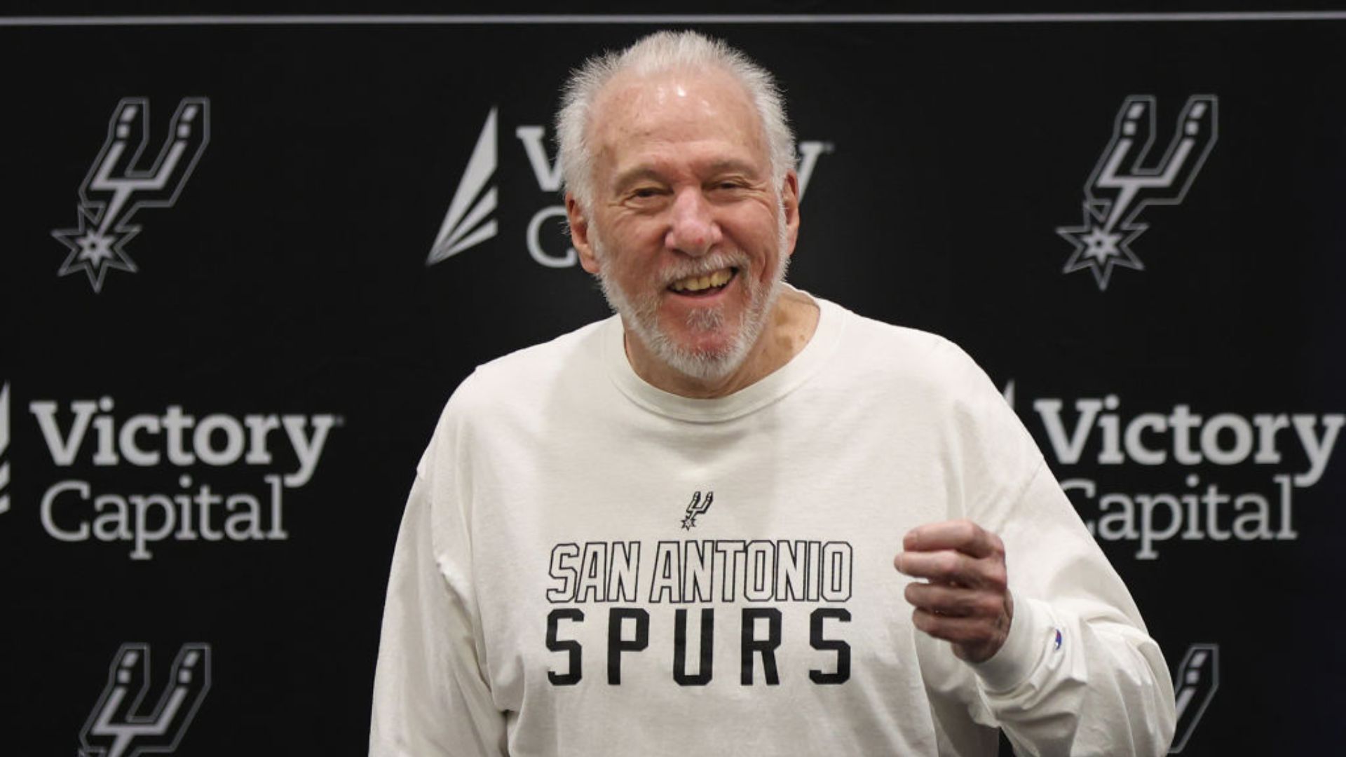 Gregg Popovich aposenta-se como treinador do San Antonio Spurs e assume presidência da franquia