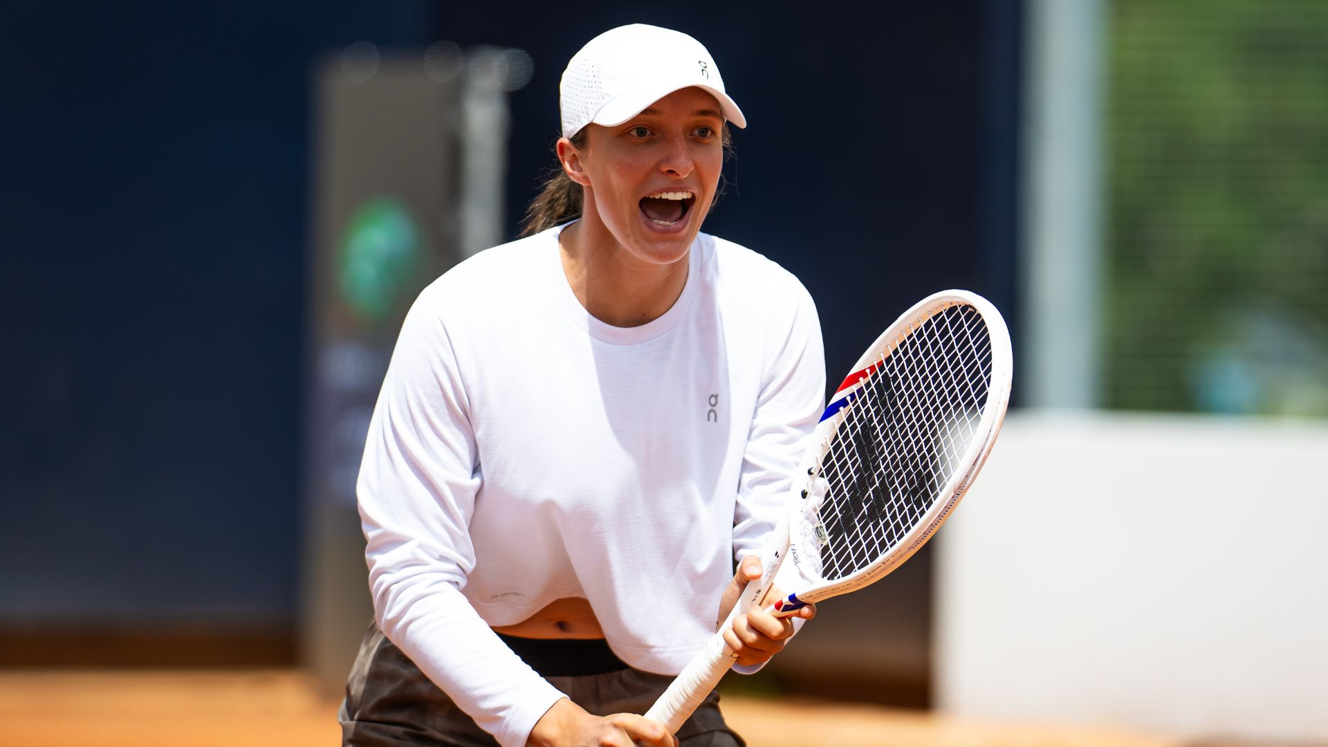 Iga Swiatek comemora vitória no WTA de Roma
