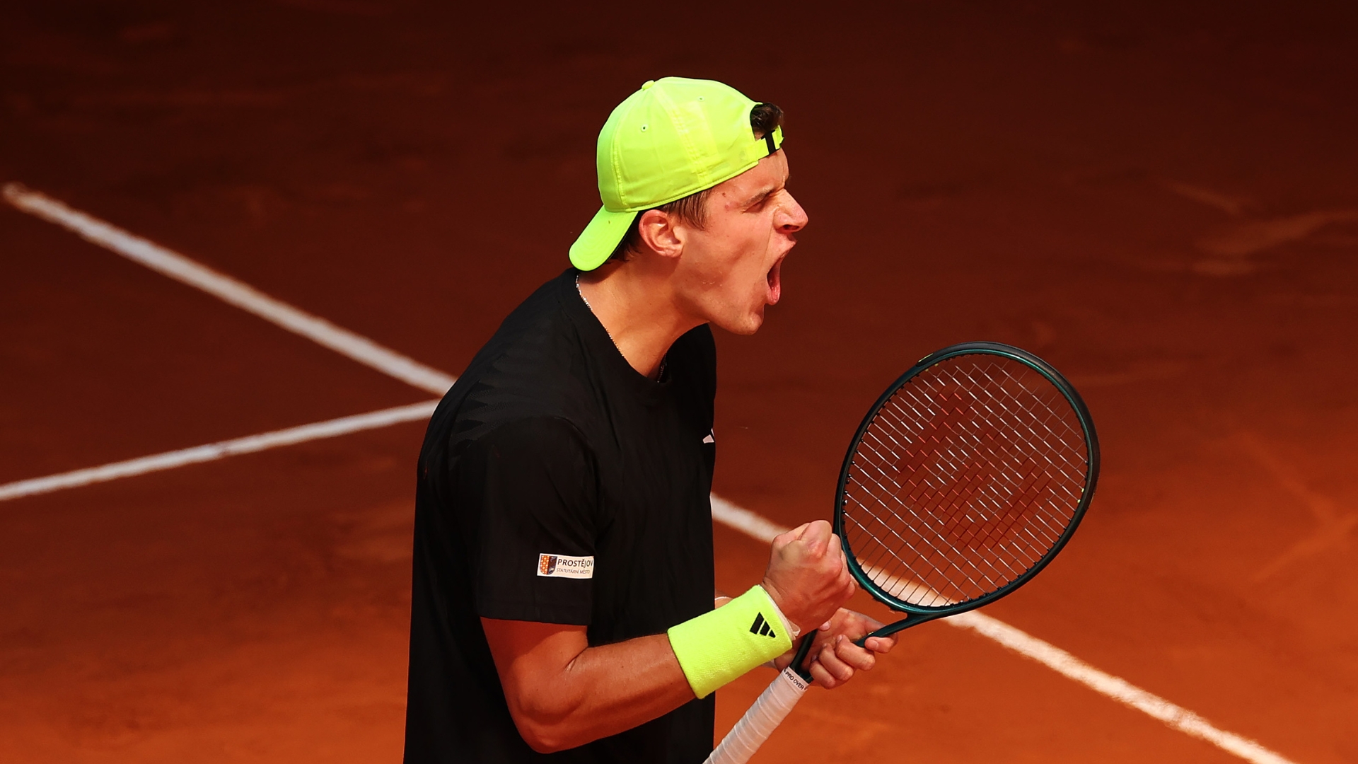 João Fonseca enfrenta desafios no Roma Open em rota para possível confronto com Jakub Mensik