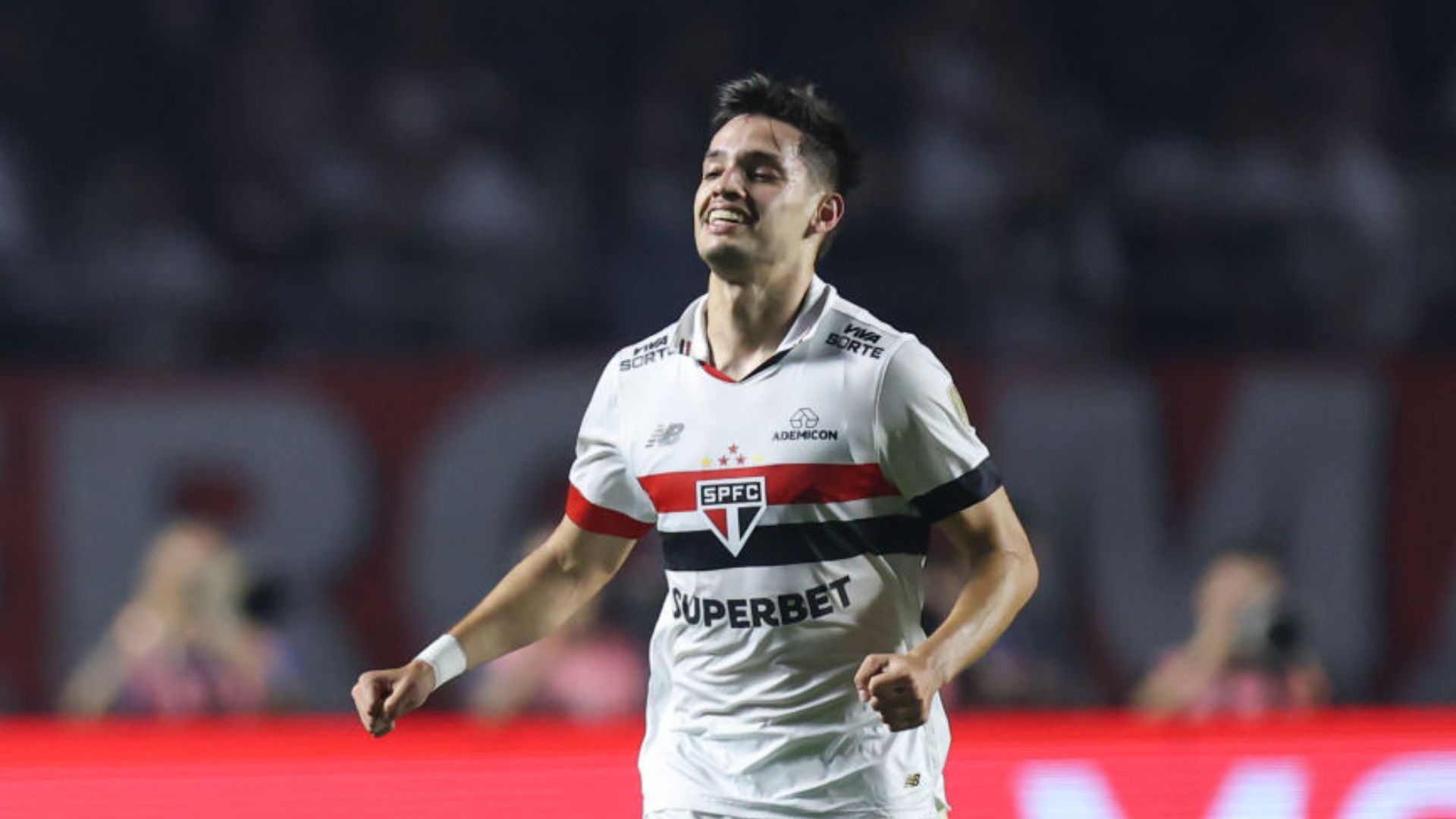 Jogador pede desculpas publicamente após acusações de xenofobia em jogo da Libertadores