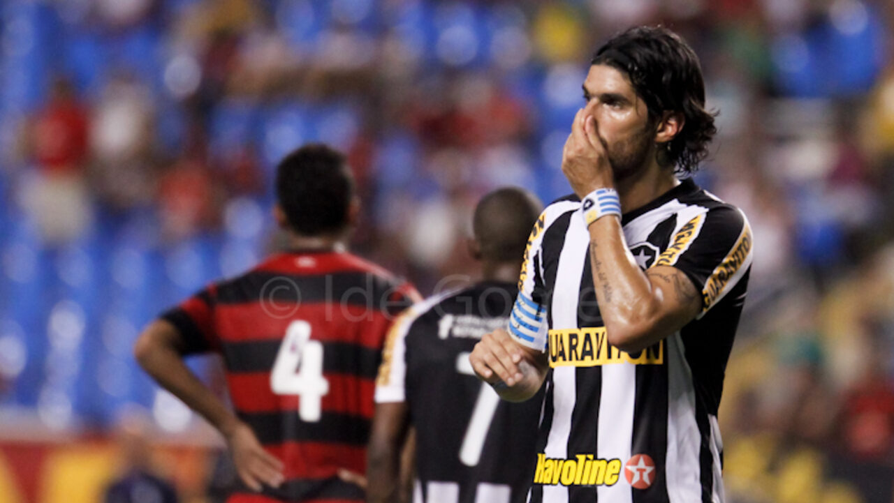 Jogador de futebol em campo