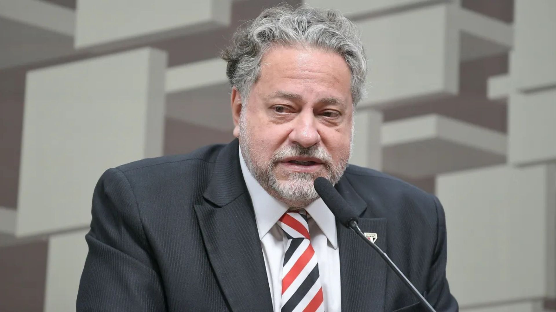 Julio Casares, presidente do São Paulo Futebol Clube, em entrevista sobre o futuro do clube