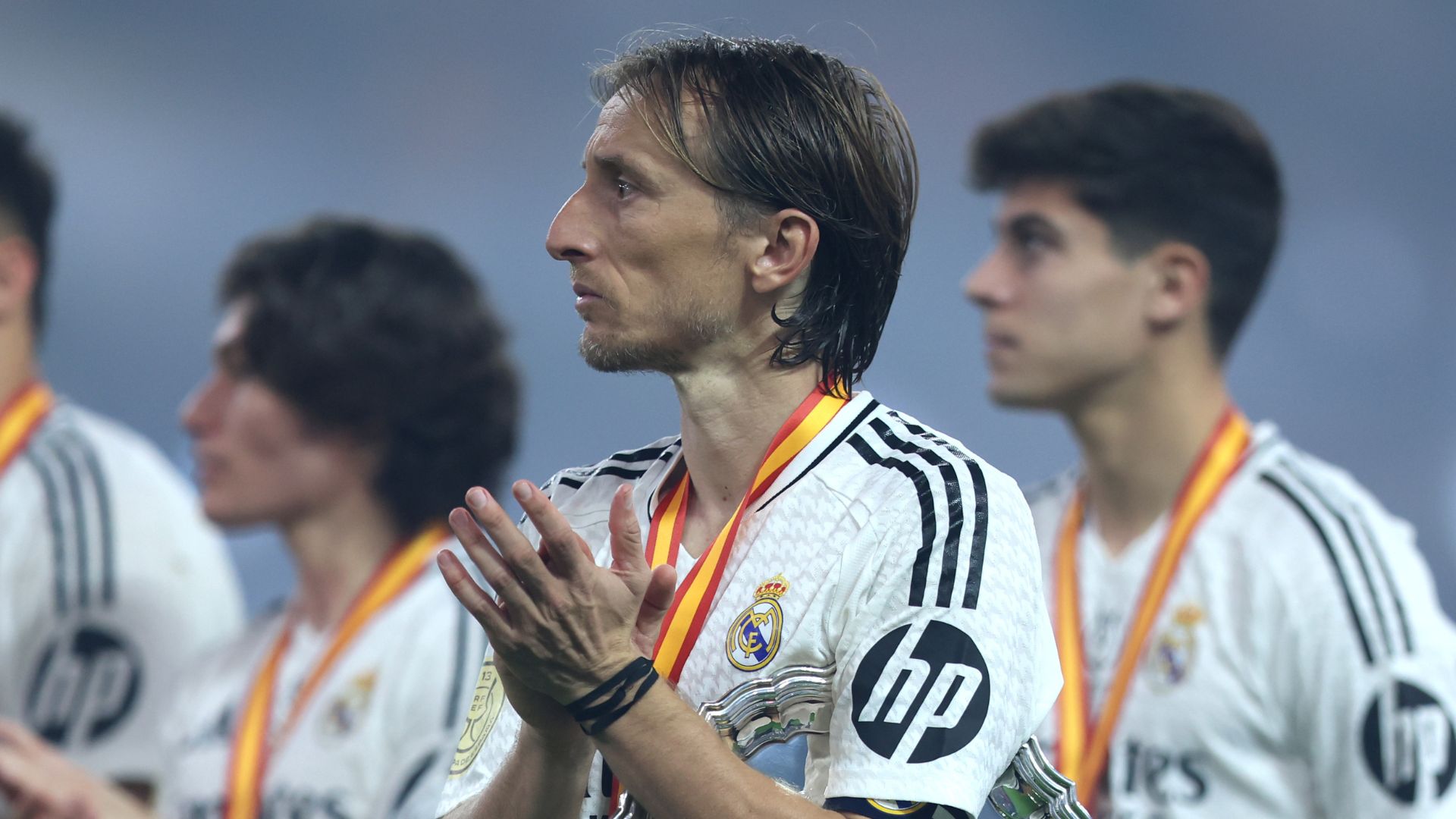 Luka Modric se despede dos torcedores do Real Madrid após anunciar sua saída do clube