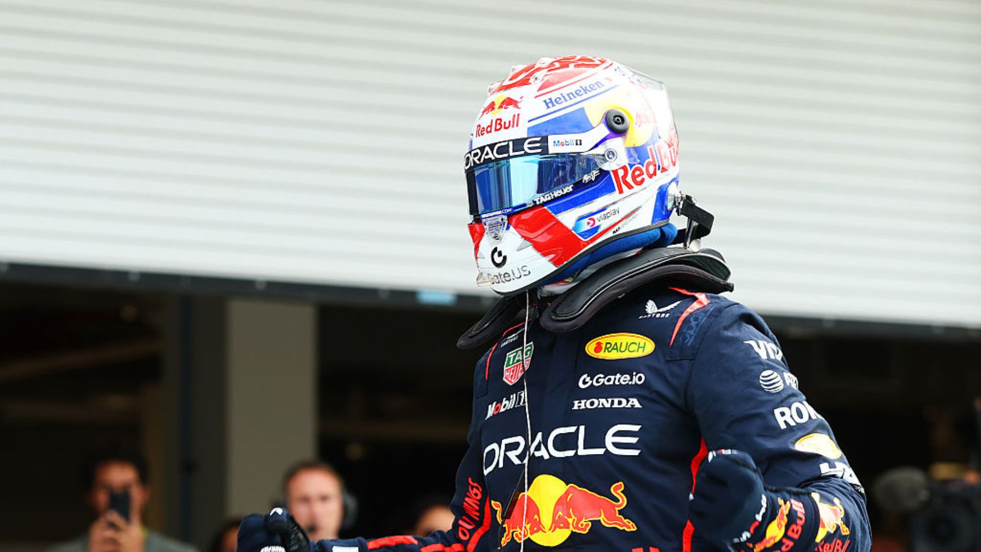 Max Verstappen comemorando a pole position no GP de Miami de Fórmula 1