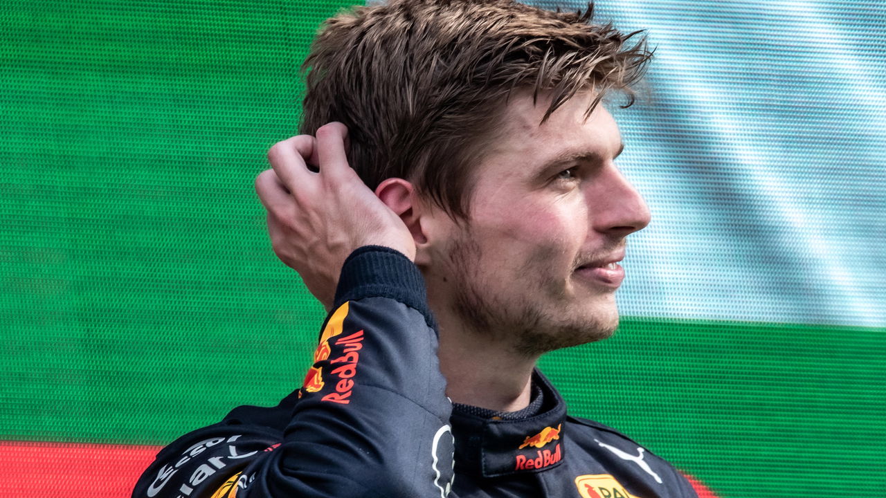 Max Verstappen comemorando vitória