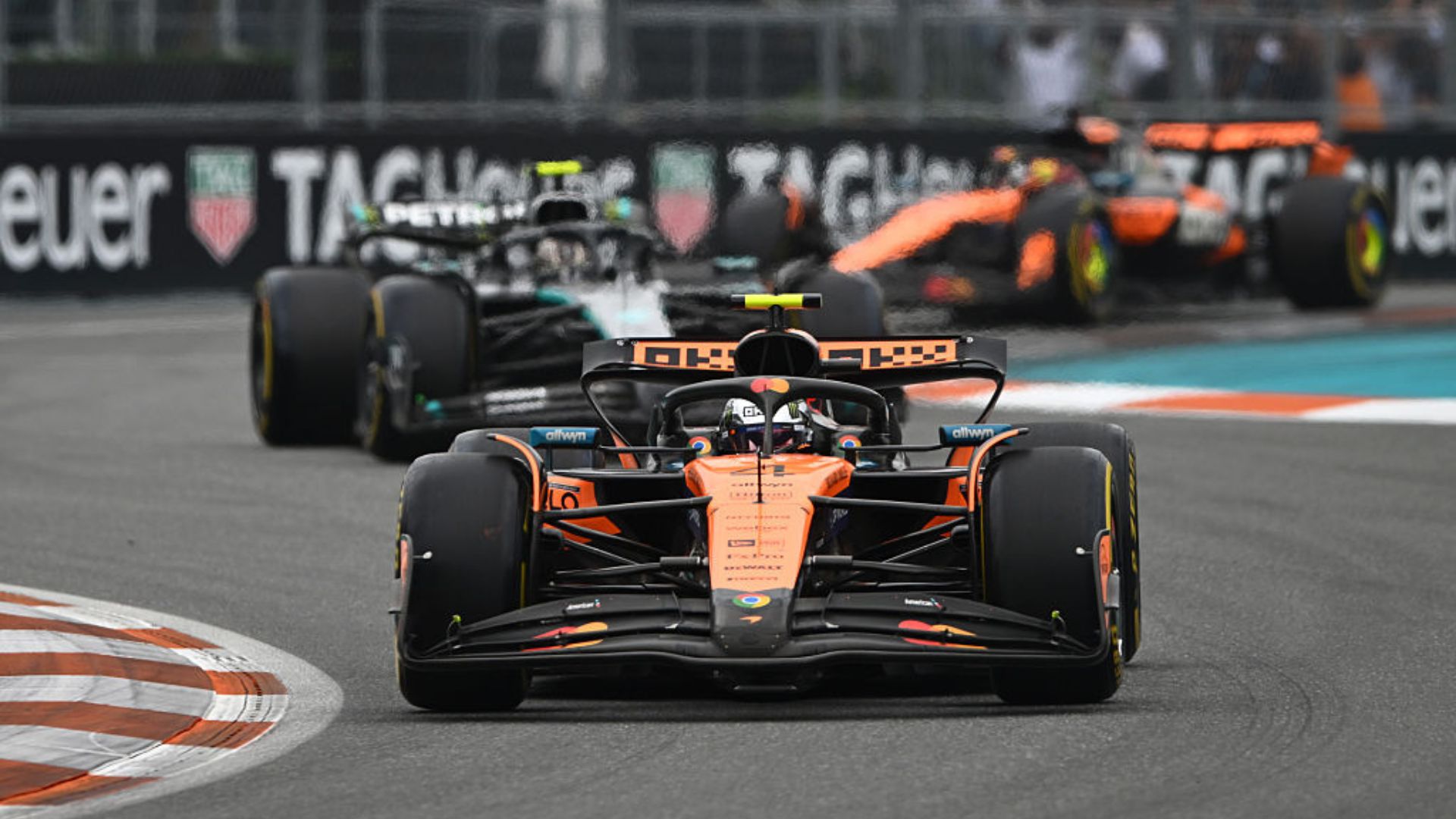 Oscar Piastri comemora vitória histórica no GP de Miami de Fórmula 1