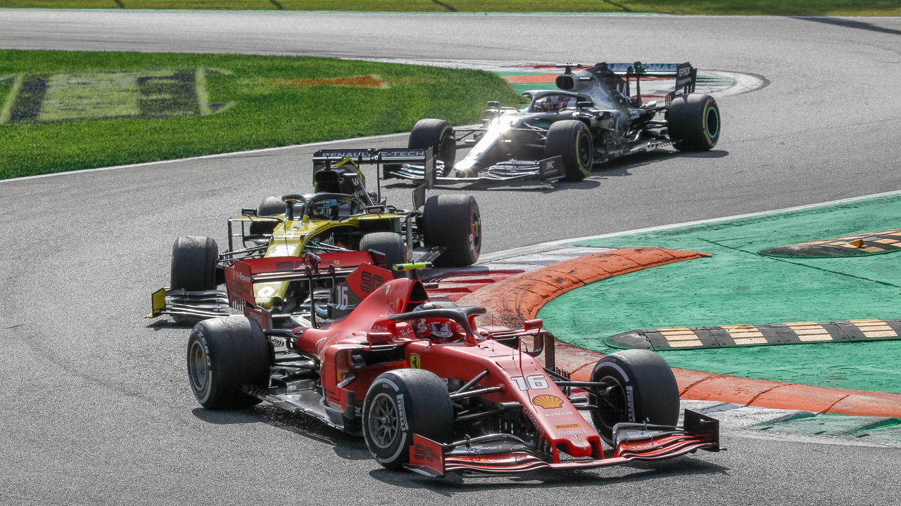 Michael Schumacher comemorando a vitória no Grande Prêmio de Itália de 2003 em Monza