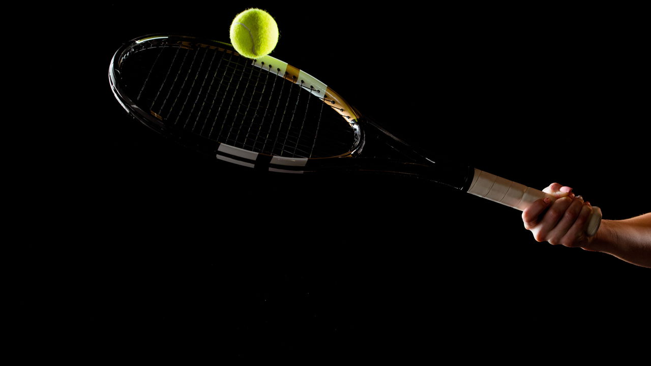 Novak Djokovic levantando troféu de Grand Slam