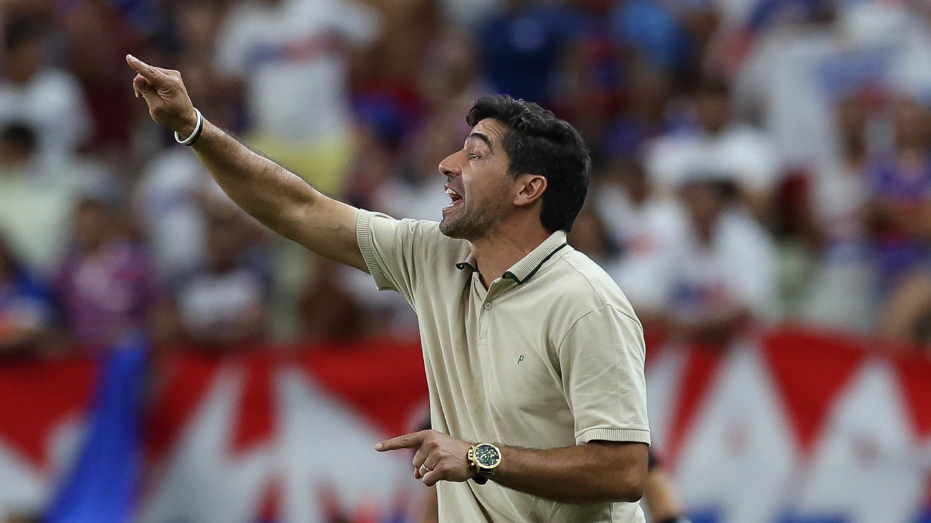 Técnico Abel Ferreira comemora vitória do Palmeiras sobre o Fortaleza
