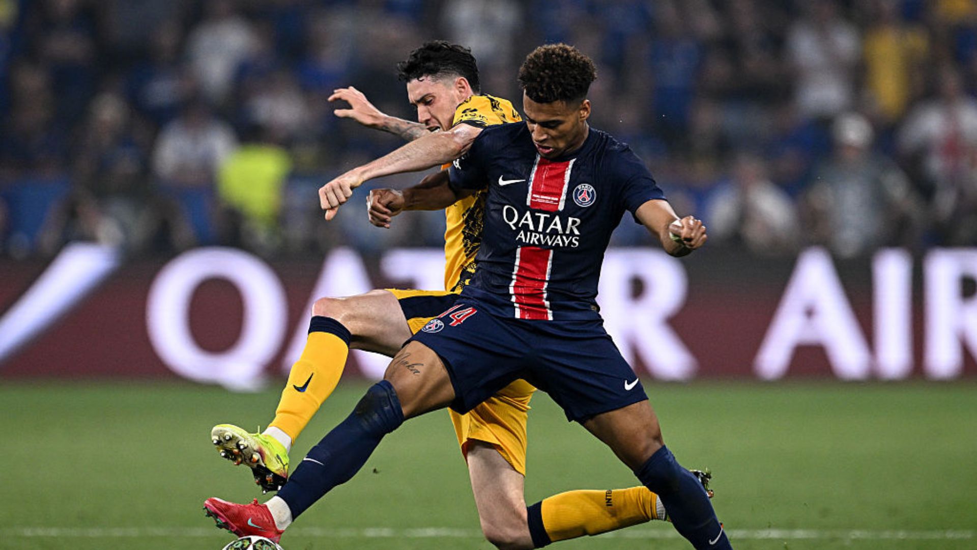 Paris Saint-Germain comemora a vitória na Champions League após goleada sobre a Inter de Milão
