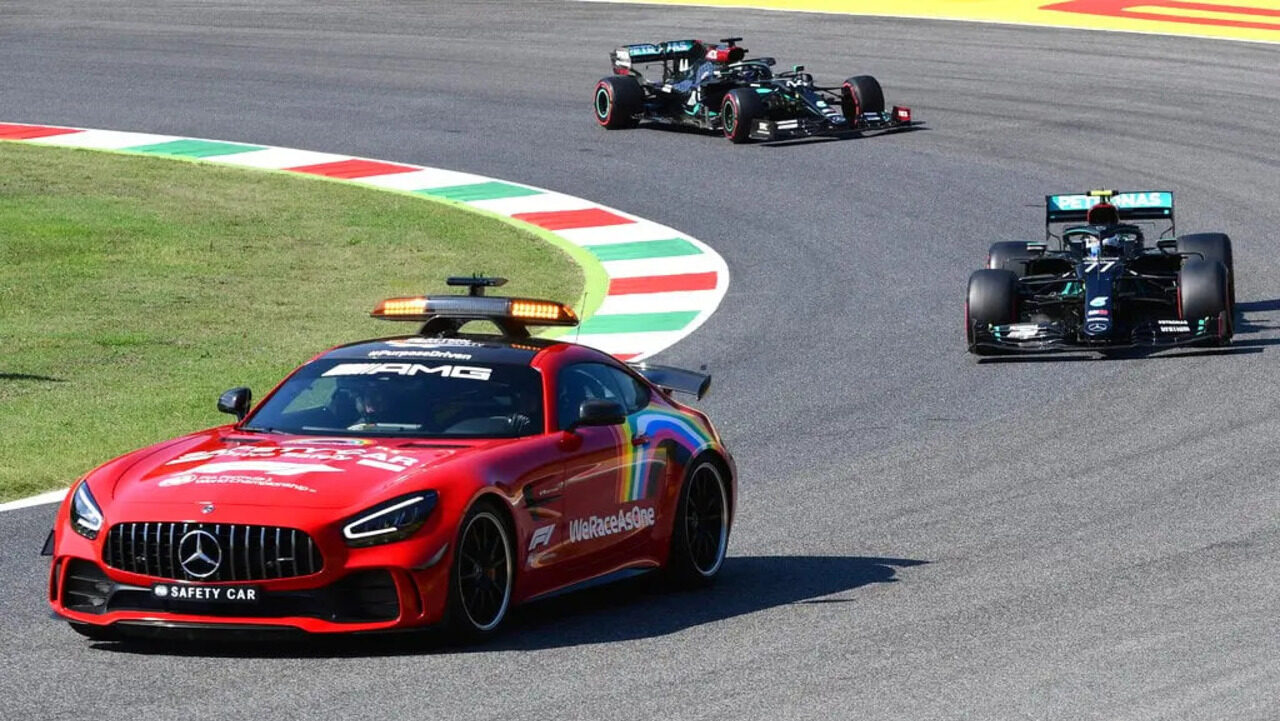 Safety Car na Pista durante uma Corrida de Fórmula 1