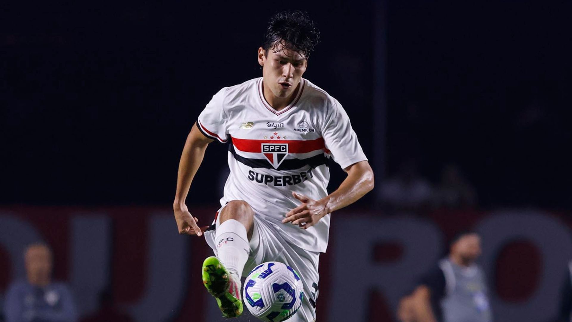São Paulo comemora vitória sobre o Náutico e a classificação para as oitavas de final da Copa do Brasil