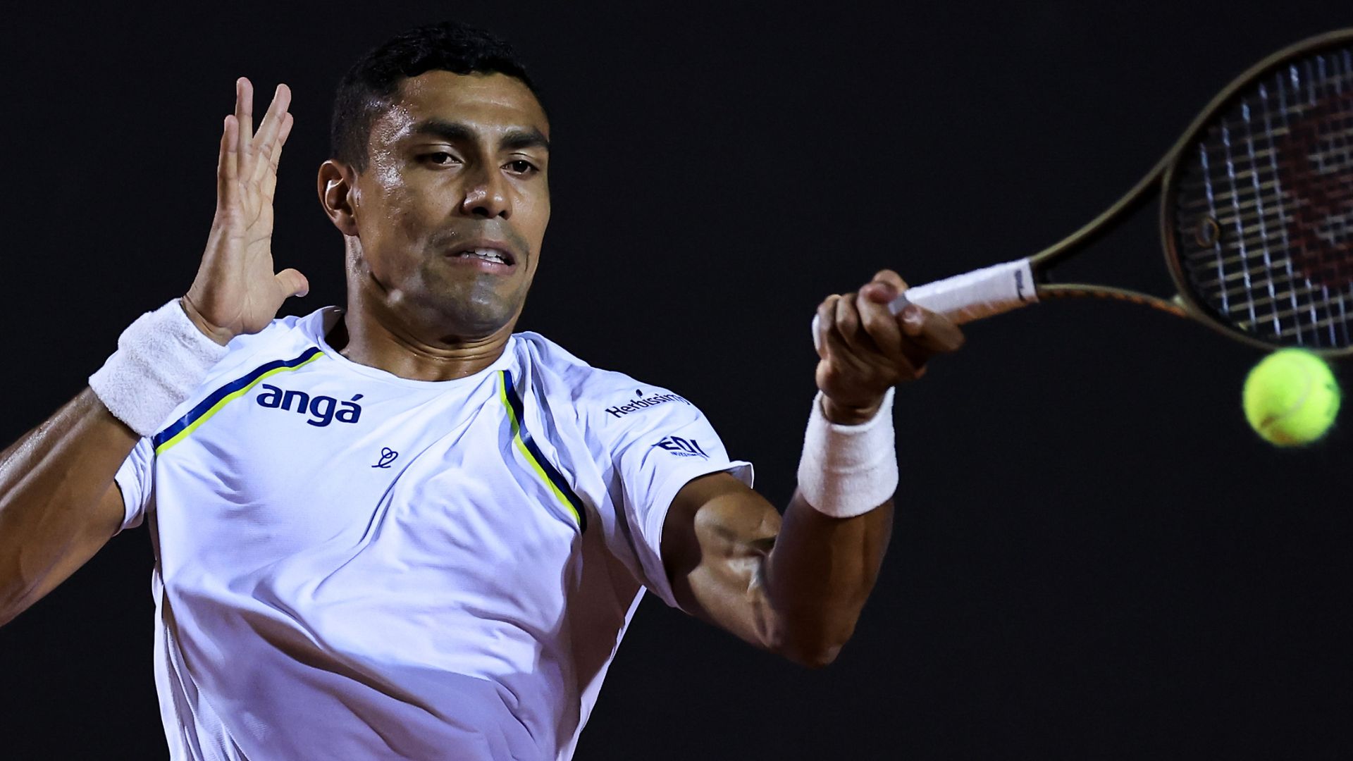 Thiago Monteiro em partida de tênis no Aberto de Madrid