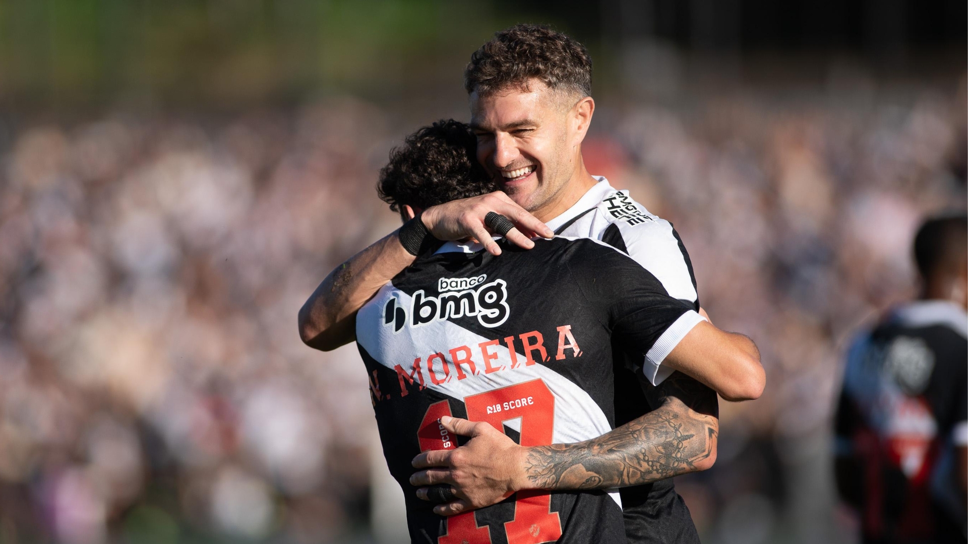 Emoção no empate entre Vasco e Operário-PR