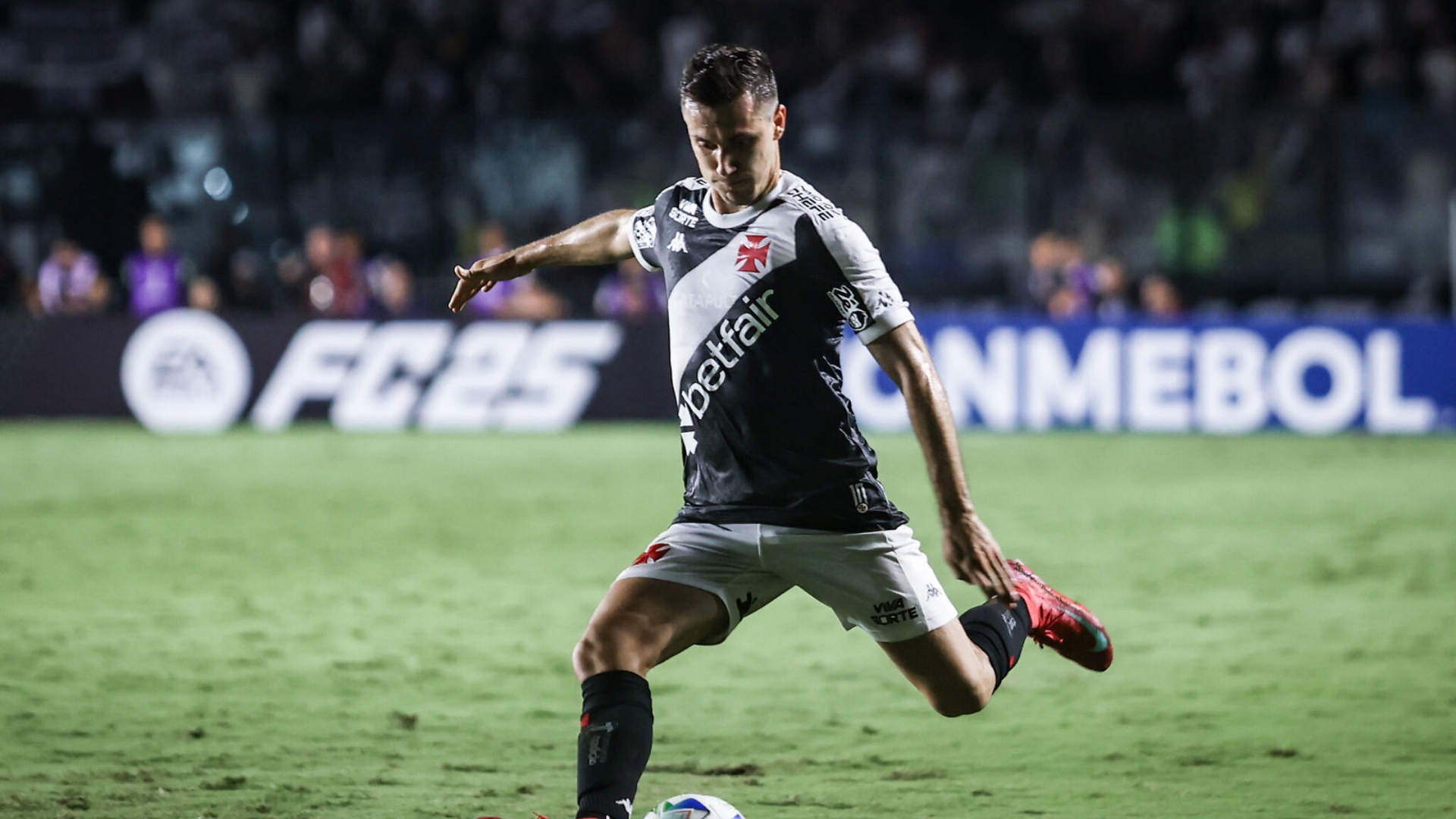 Vasco sofrendo derrota para o Puerto Cabello na Conmebol Sul-Americana